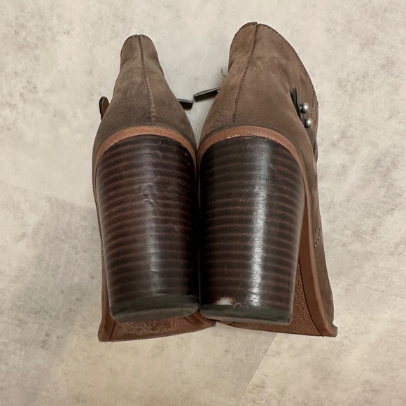 Women's Franco Sarto ankle boots taupe suede w/brown leather strap & zip SZ 9 - Picture 4 of 8